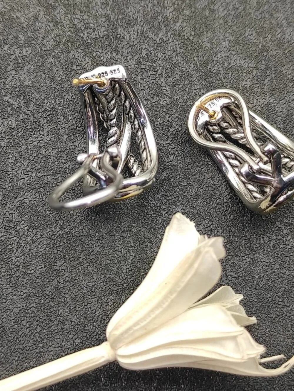 David Yurman 925 Silver Earrings with Original Pouch - Picture 2 of 8